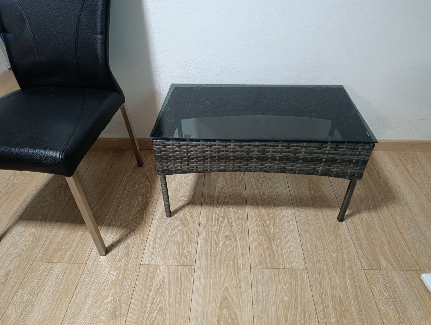 Tischset: Rattan Tisch zu verschenken – Gebraucht aus St. Gallen von Dex2 1