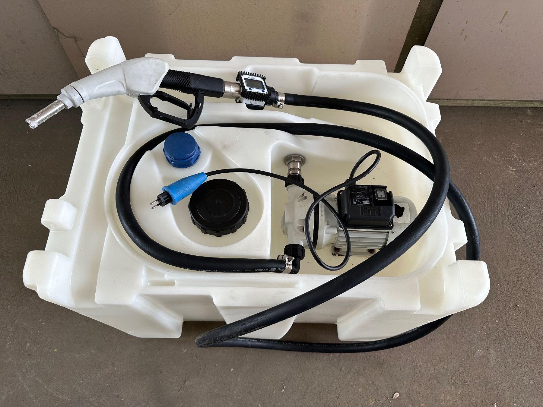 Sonstiges Fahrzeugzubehör: AdBlue Tank mit Pumpe – Gebraucht aus Gossau SG von SKIG93 5