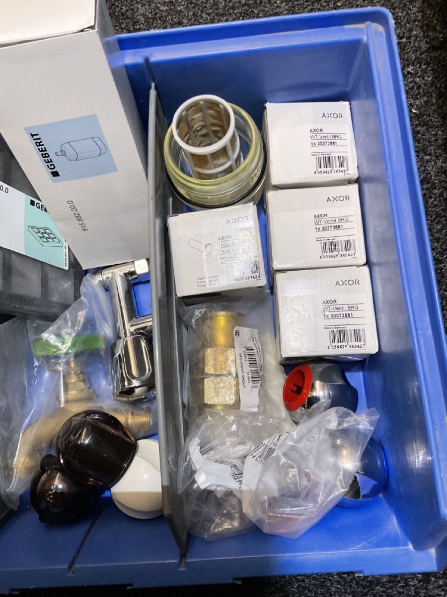 Rubinetteria: Sanitär Lot – Usato da Urdorf venduto da AMBASSADOR 1