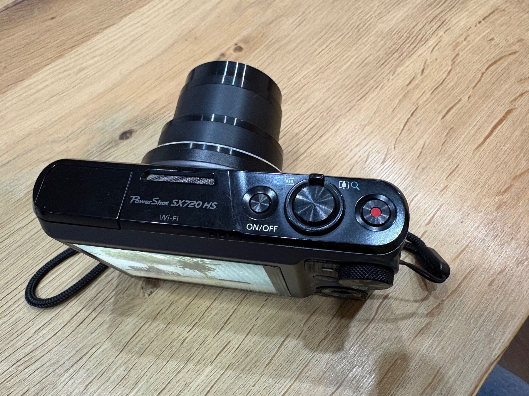 Canon Fotocamera: Canon Powershot SX720 HS  Kompaktkamera – Usato da Lausen venduto da sen_jm7c 3