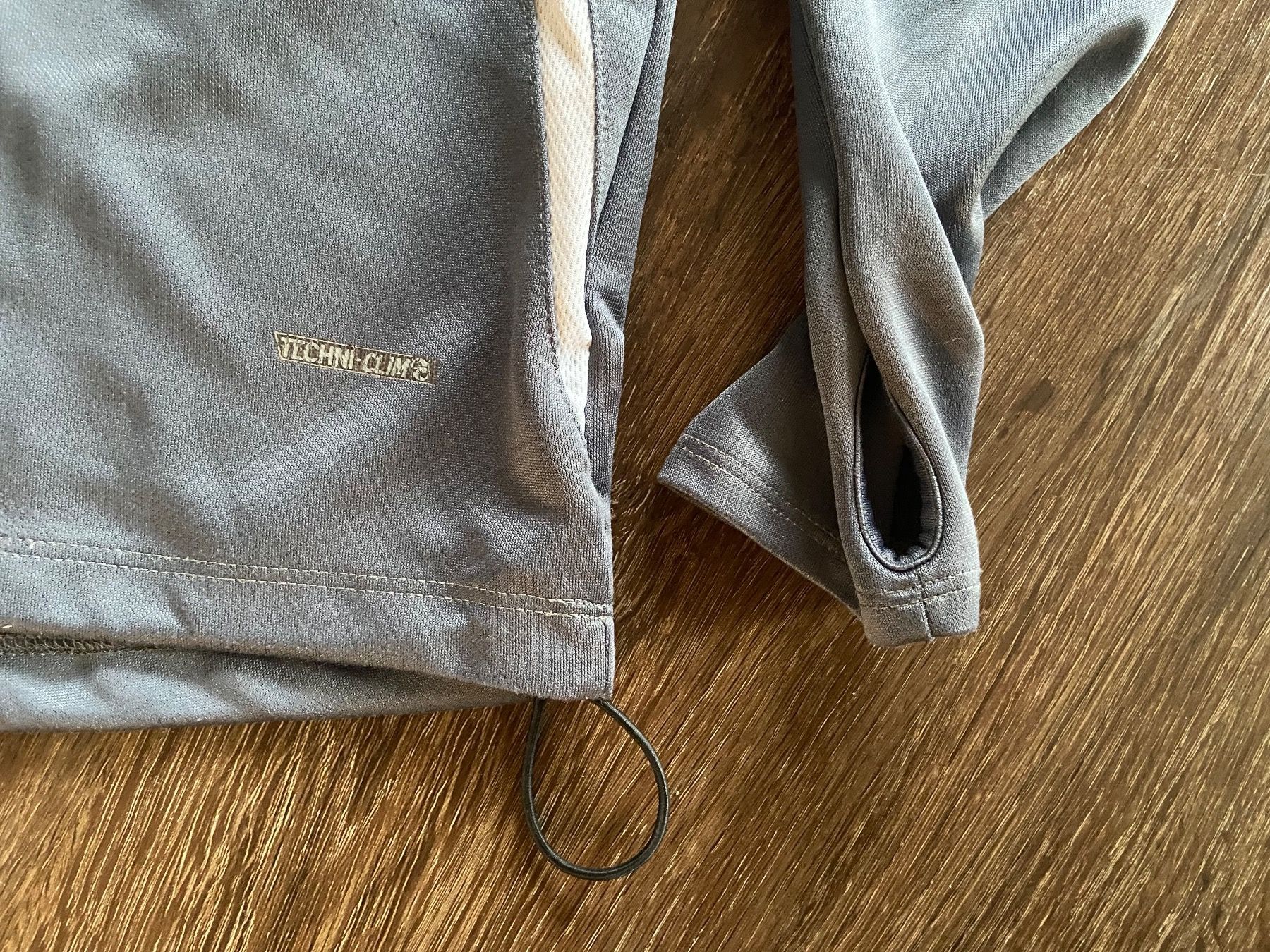 Leibchen & Hosen: AJ Auxerre Trainingspulli Gr. M – Gebraucht aus Muttenz von bargain_hunter 2
