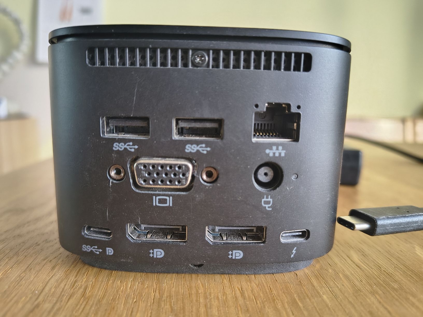 Hewlett Packard Docking station: HP Thunderbolt Dockingstation G2 mit Netzteil 120W – Usato da Herisau venduto da Knelli37 1