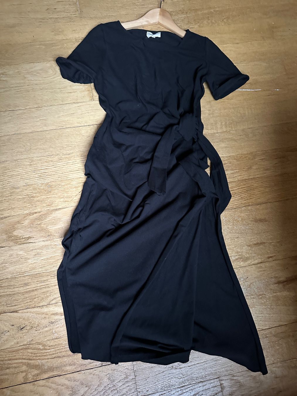 Sezane Robes: Sézane Pippa Kleid Schwarz Gr M – D'occasion à Zürich par Swisspa 1