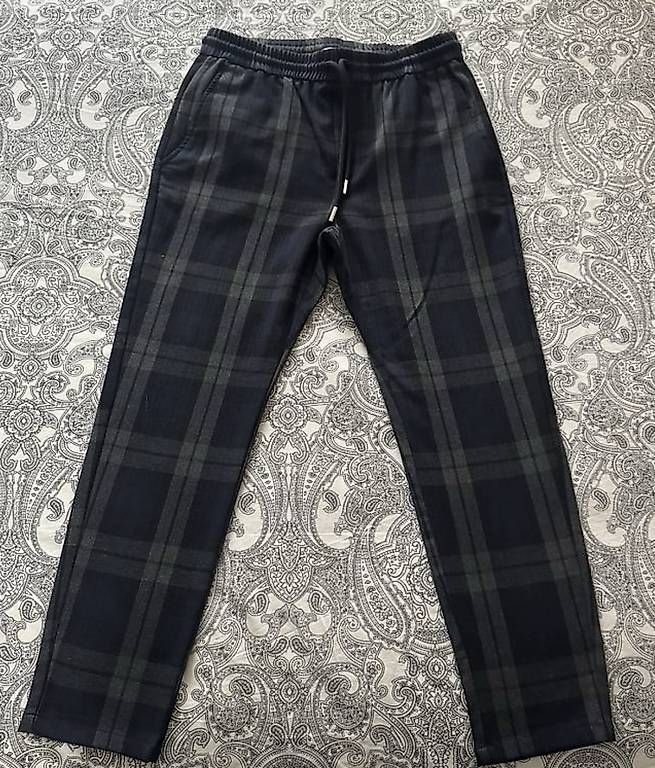 Borse da donna: Guess Umhängetasche + Karo-Hose Gr: M – Usato da Dübendorf venduto da trustedpicks 2