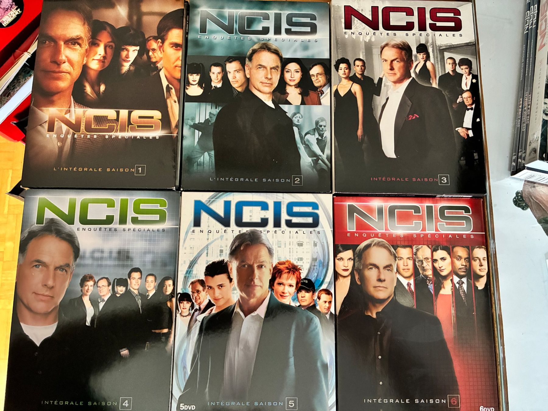 Tutti i DVDs: NCIS - Saisons 1 a 10 + 14 (Coffrets DVD) – Usato da Vevey venduto da zecollector 1