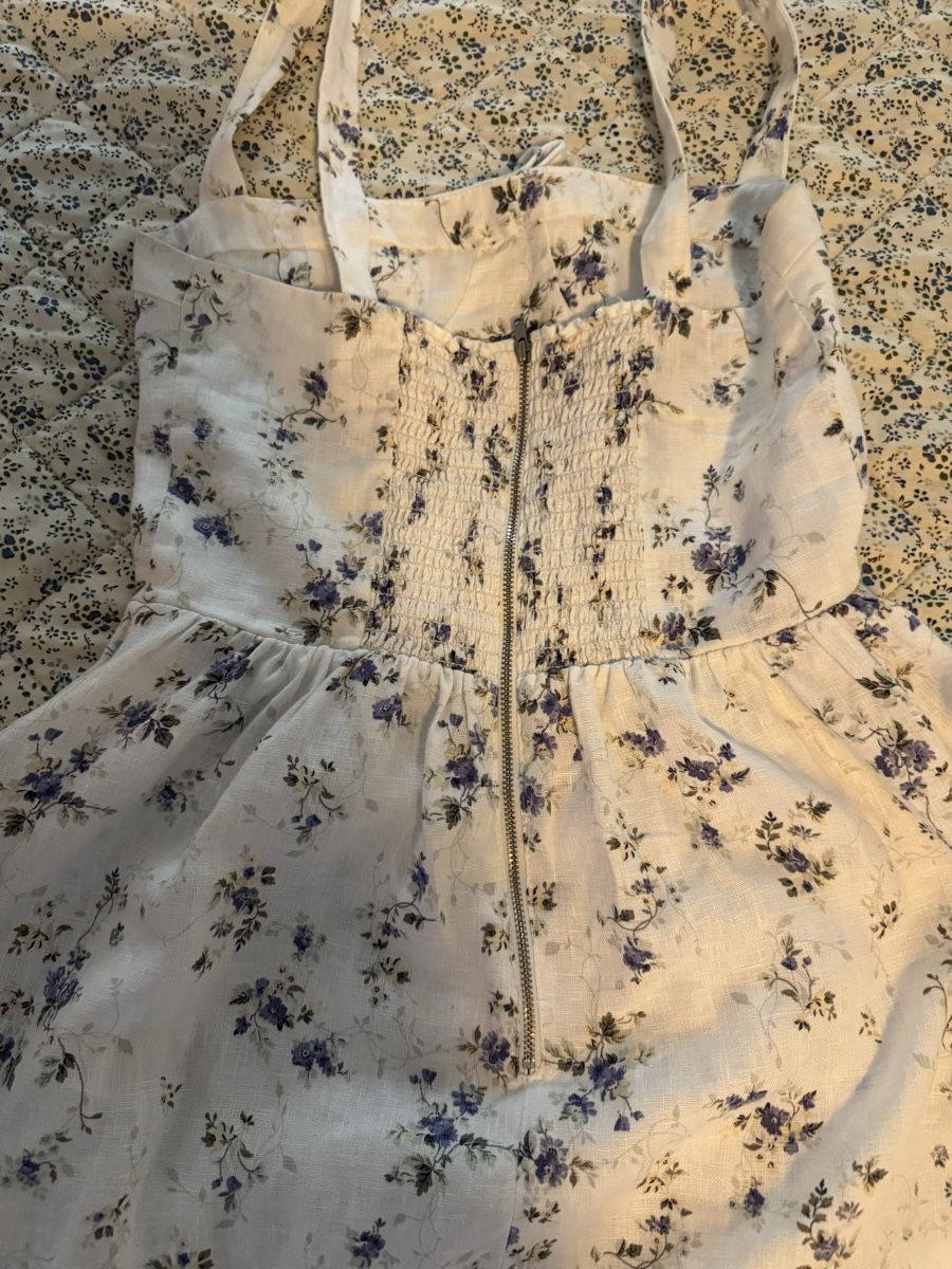 Reformation Kleider: Reformation dress – Gebraucht aus Aarau Rohr von ash_m7hq 1
