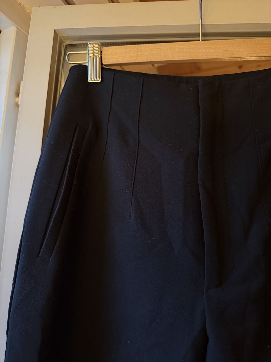 Stradivarius Pantaloni: Elegant Black Trousers – Usato da Zürich venduto da BettinaMarie2308 1