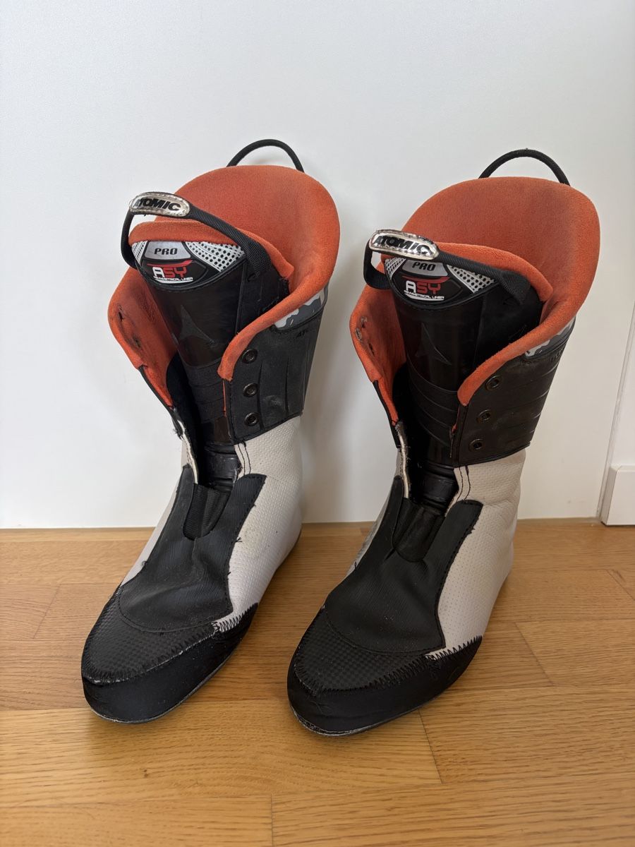 Atomic Scarpe da uomo: Bottes de ski Atomic pour homme taille 42 – Usato da Thalwil venduto da mjgarnier 1