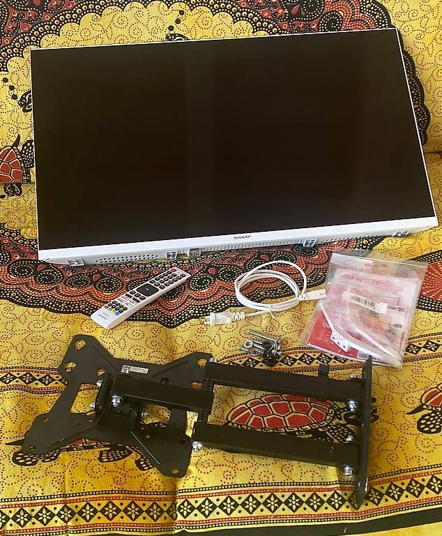 Appareils TV: Smart TV televisore 32" pollici – D'occasion à Stabio par vro_t985
