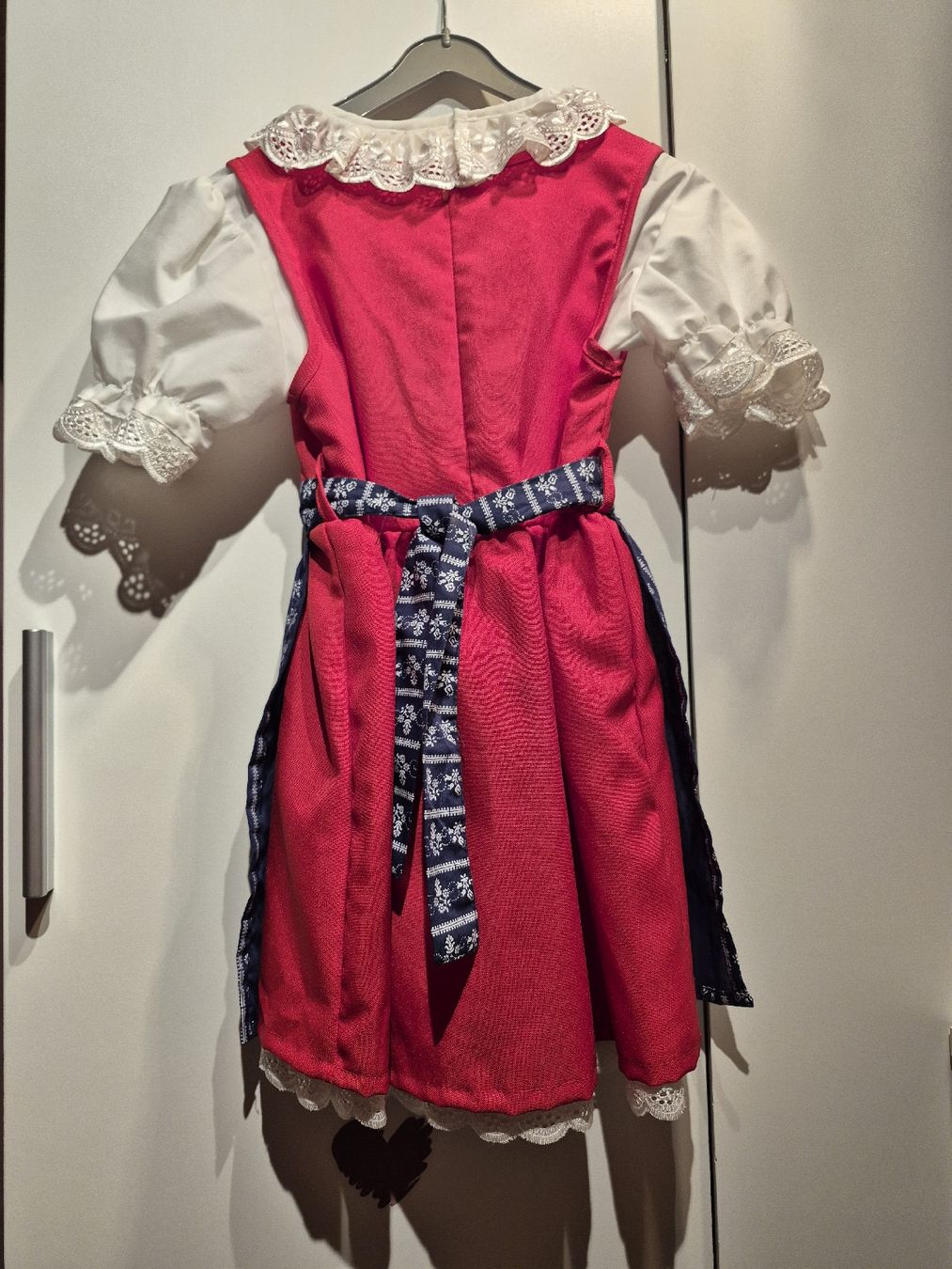 Kleider & Röcke: Süsses Dirndl, Grösse 98/104, Top Zustand – Gebraucht aus Walenstadt von Ani23 1