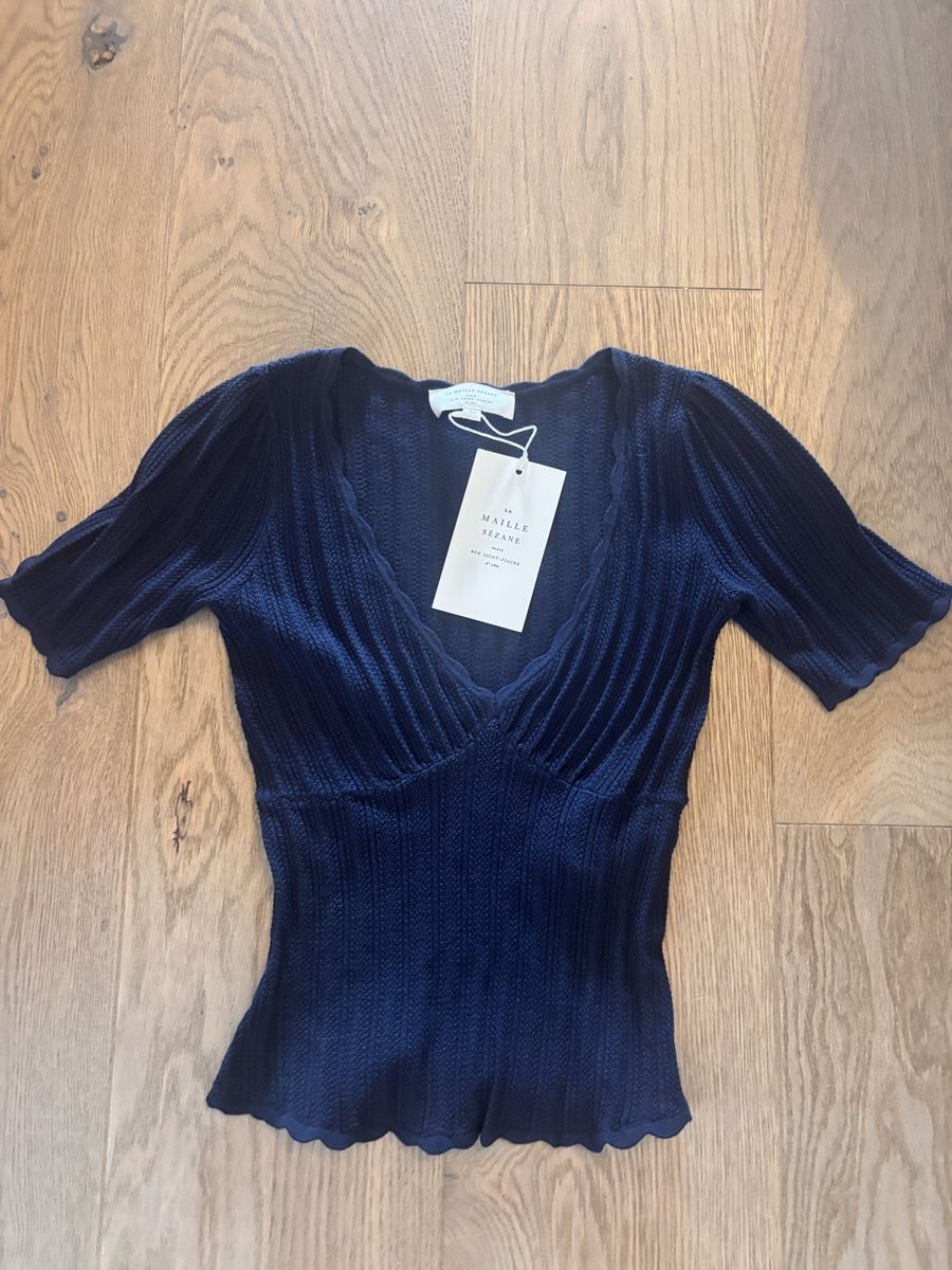 Sezane Top: Sézane top Cloé navy XS  – Nuovo e nell'imballaggio originale da Constantine venduto da boukledor 2