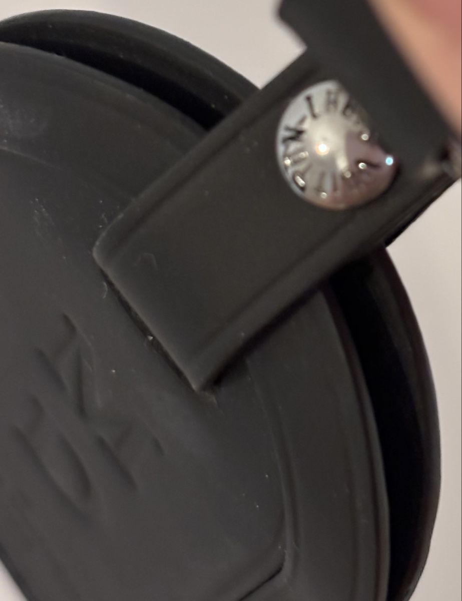 Louis Vuitton Borse: 100% Louis Vuitton Matt Black Leather Tag - Initials MD – Nuovo (secondo la descrizione) da St. Gallen venduto da Atelier.W.Maison 1