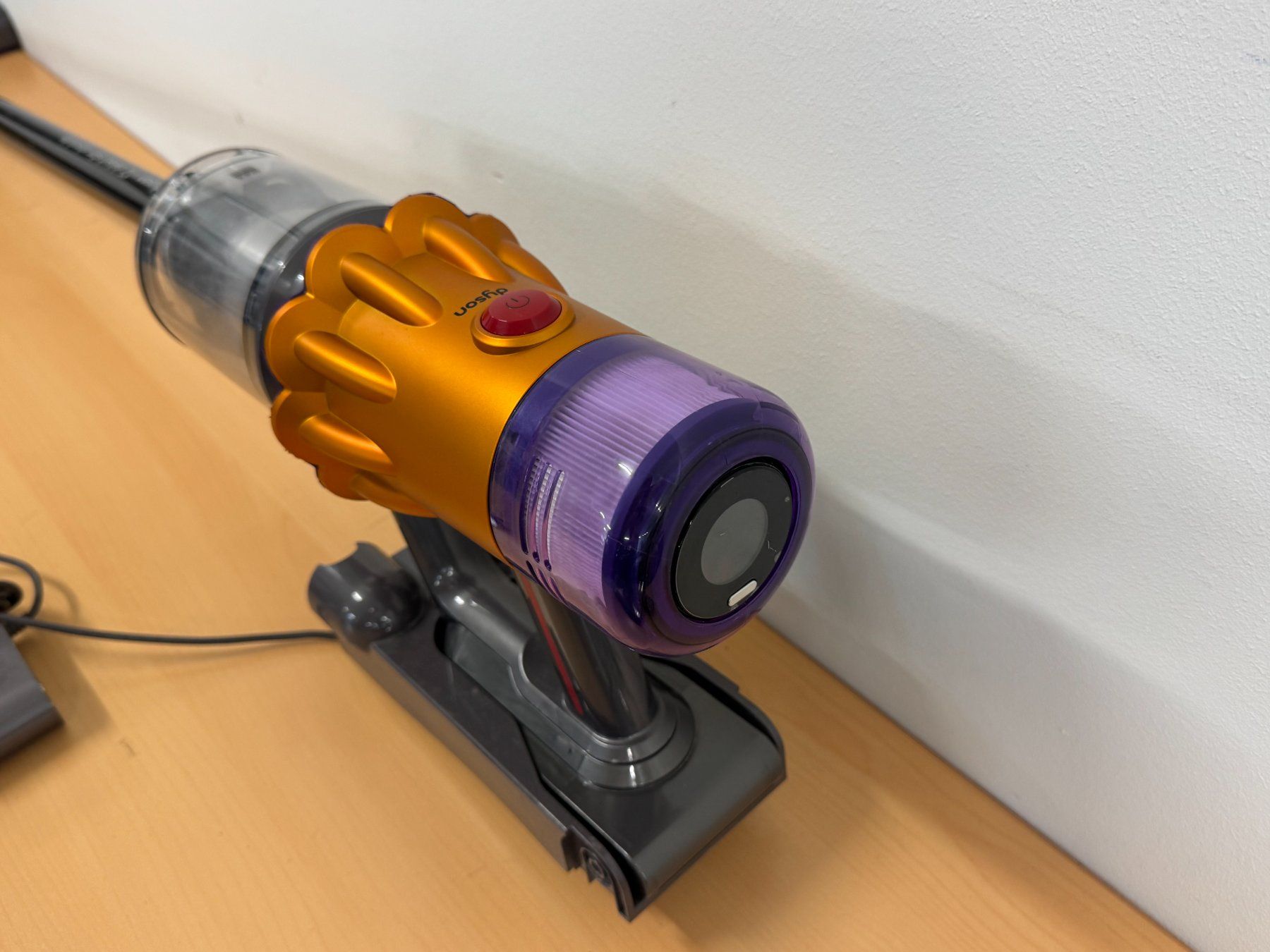 Dyson Aspirapolveri & Accessori: Dyson V12 Detect Slim Absolute Akku Staubsauger  – Usato da Ebmatingen venduto da Revivetrade 5