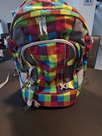 Satch Schulrucksack bunt kariert gebrauchter Zustand