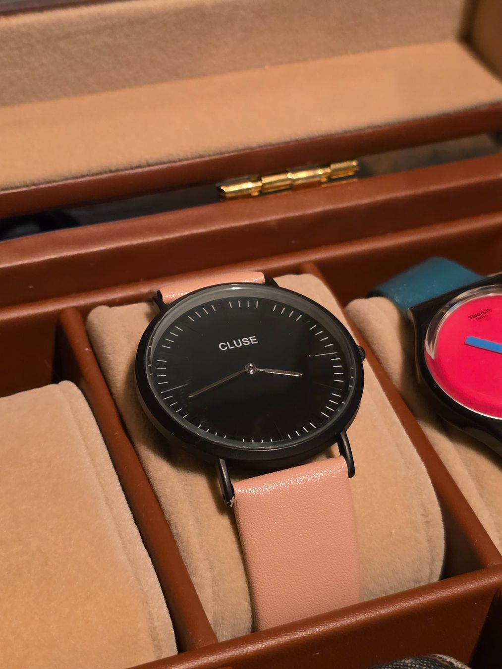 Cluse Orologi: Cluse Uhr schwarz/rosa – Usato da Basel venduto da rogermorse 2