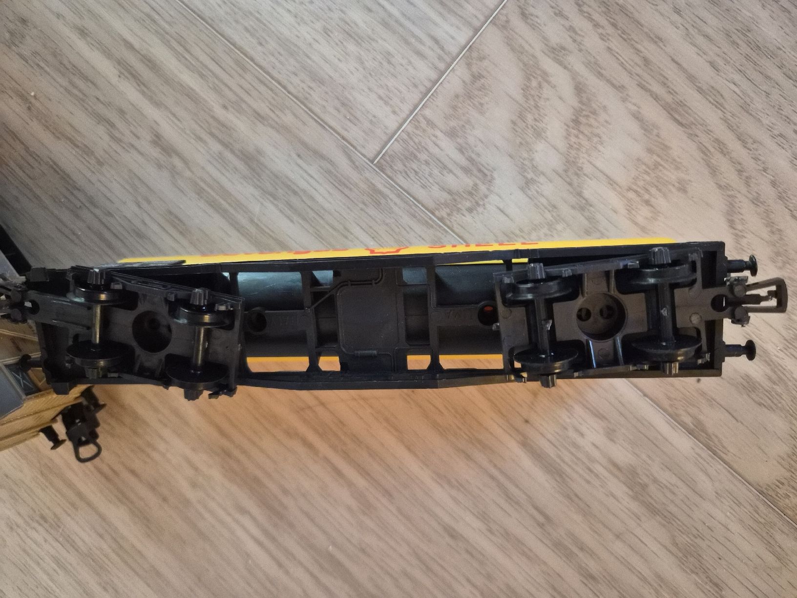 Modelleisenbahnen: Wagon citerne jaune Shell Covengas  – Defekt aus La Joux FR von car_ck96 1