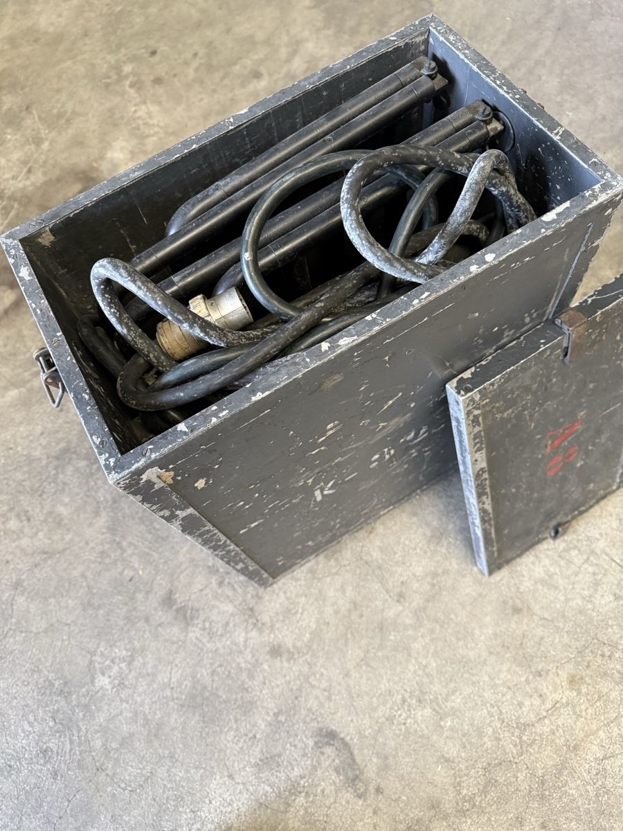Funktechnik: Militär-Antennenkiste – Gebraucht aus Horriwil von Carrera68