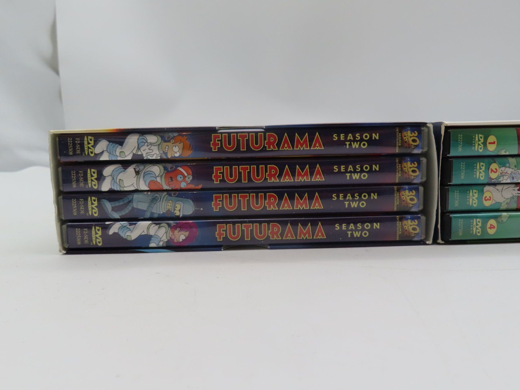 Tutti i DVDs: Futurama Staffel 2 & 3 DVD Sets komplett – Usato da Reinach BL venduto da WBZ-Flohmarkt 3