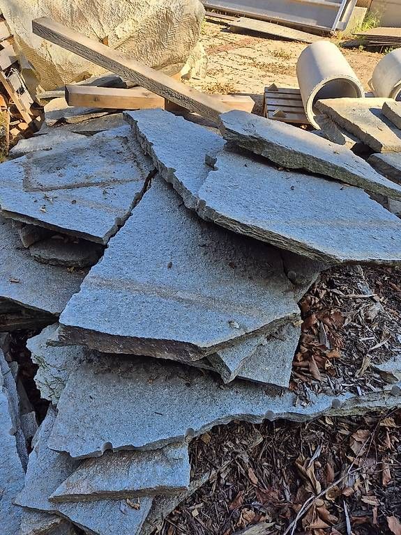 Rivestimenti per pavimenti: Luserna Gneis Gartenplatten Polygonal – Nuovo e nell'imballaggio originale da Schlieren venduto da Physik