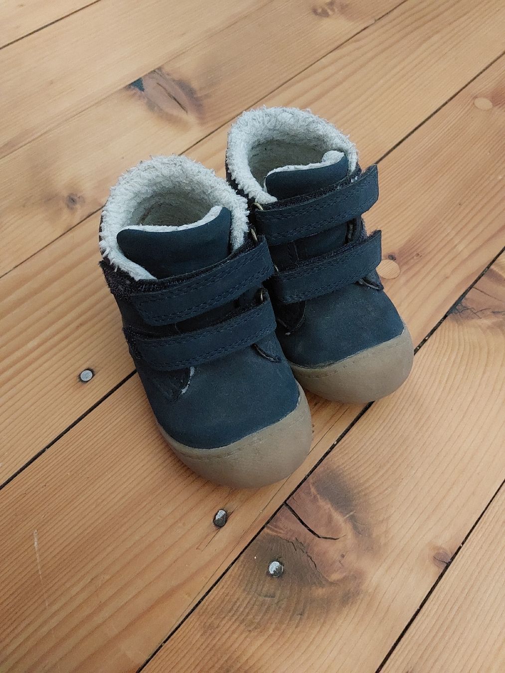 Chaussures garçon: Winterschuhe Gr. 23 – D'occasion à Zürich par JuliaHo