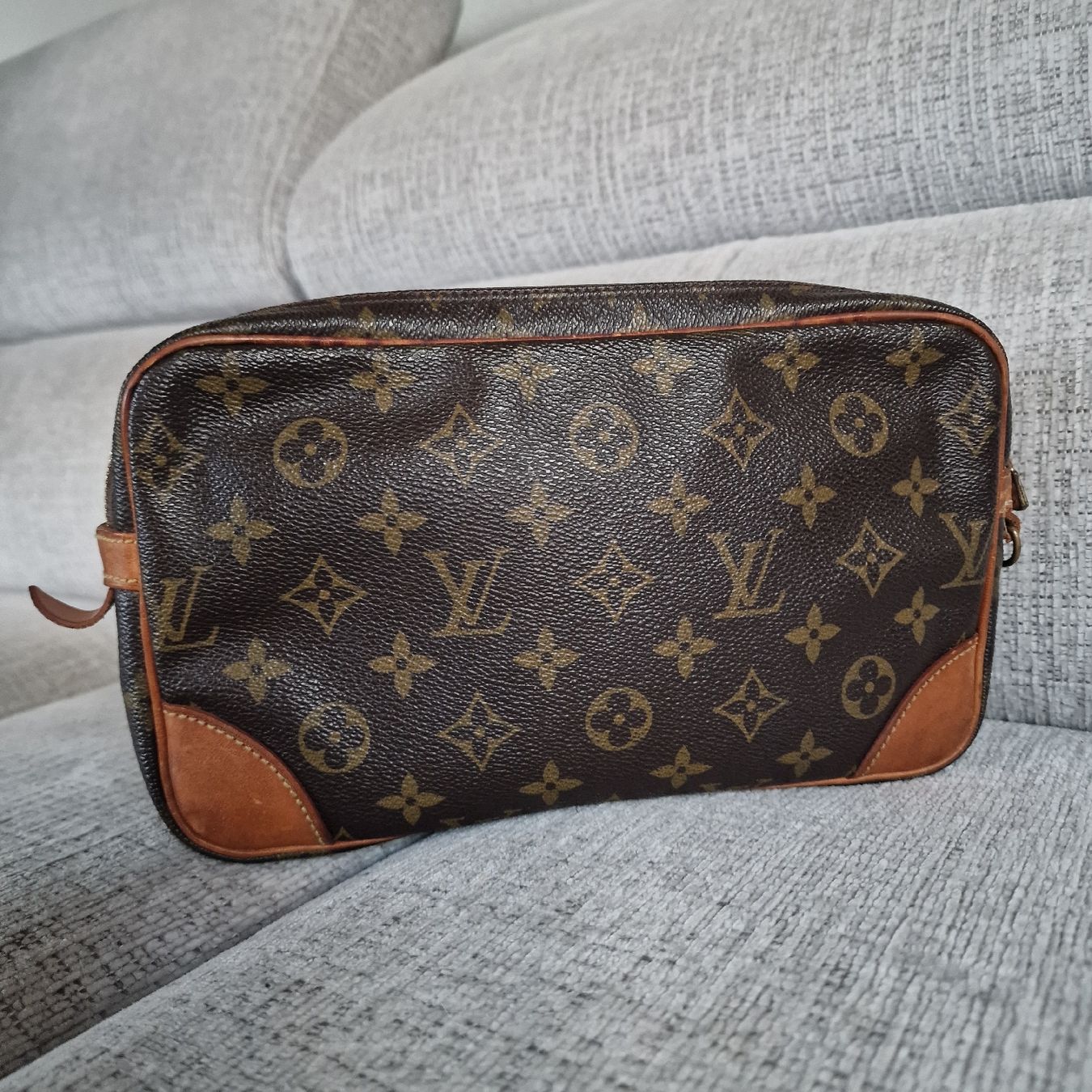 Louis Vuitton Taschen: Louis Vuitton Pochette Monogram Dragonne + Zertifikat – Gebraucht aus Effretikon von 84CK 1