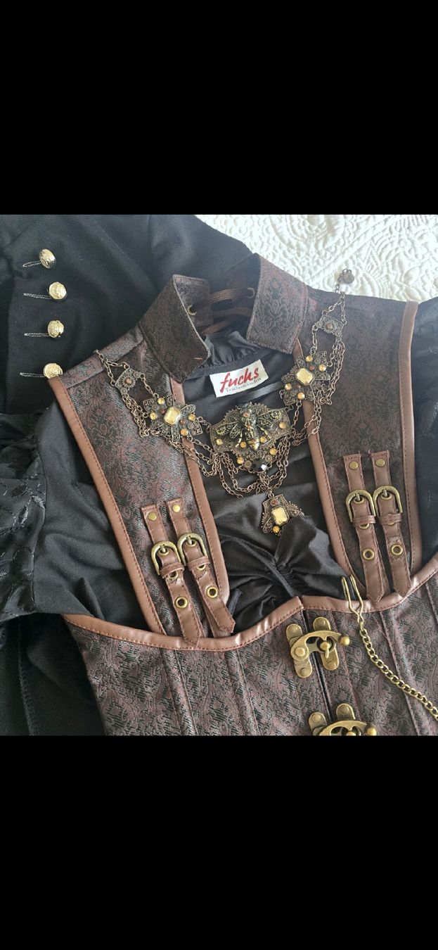 Costumi: Halloween - Steam Punk  – Usato da Zollikon venduto da C.fromParis 4