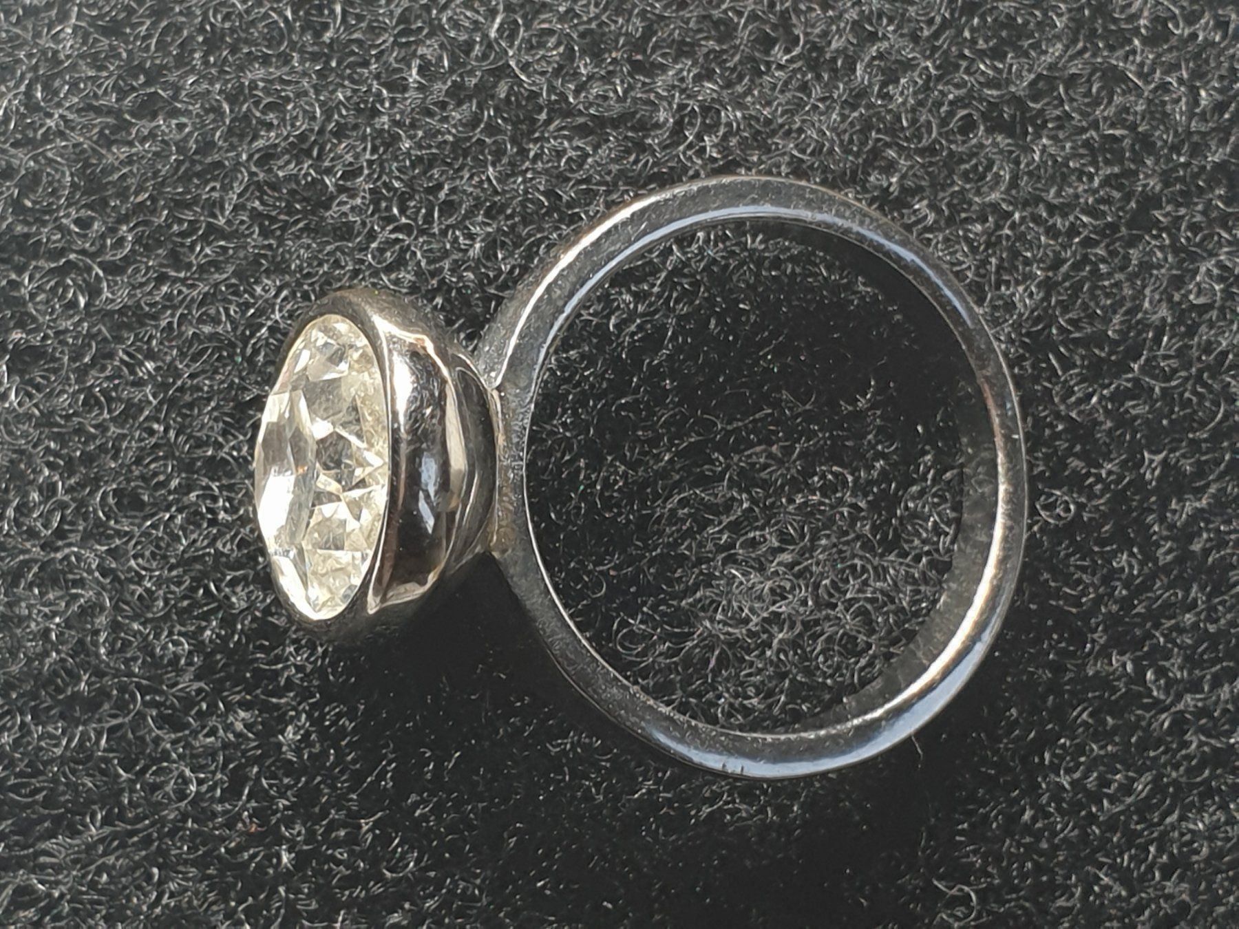 Anelli: Schöner Modeschmuck Ring mit großem Stein funkelt wunderbar – Usato da Riedt b. Erlen venduto da Gottestraene 8