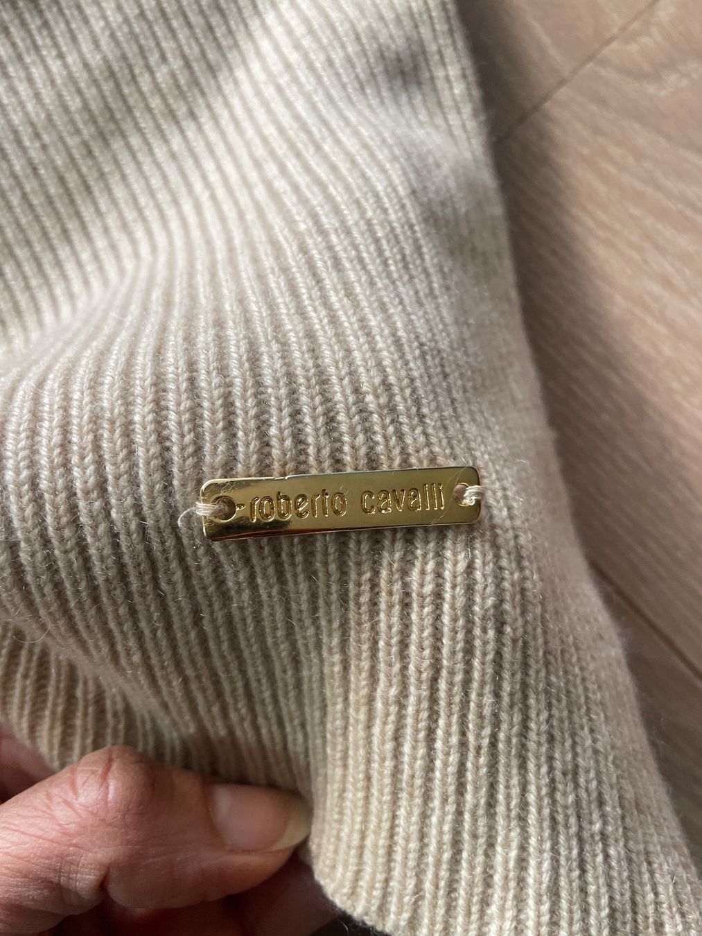 Roberto Cavalli Maglioni & Felpe: Cooler Roberto Cavalli Kaschmir Pulli Gr. S – Nuovo (secondo la descrizione) da Erlenbach ZH venduto da Pocahoney 6
