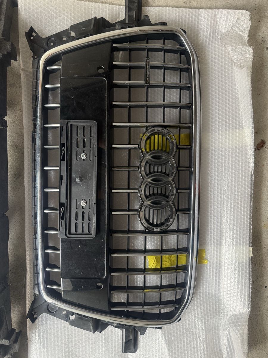 Audi Tutti pezzi di ricambio auto: Audi Q5 Kühlergrill – Usato da Mellingen venduto da To1998 1