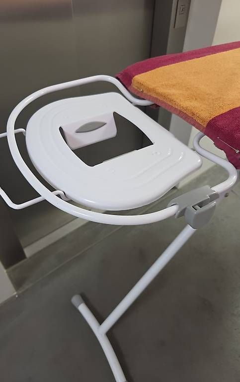 Bügelbretter: Bügelbrett aus Metall – Gebraucht aus Zürich von Tornadorey 2