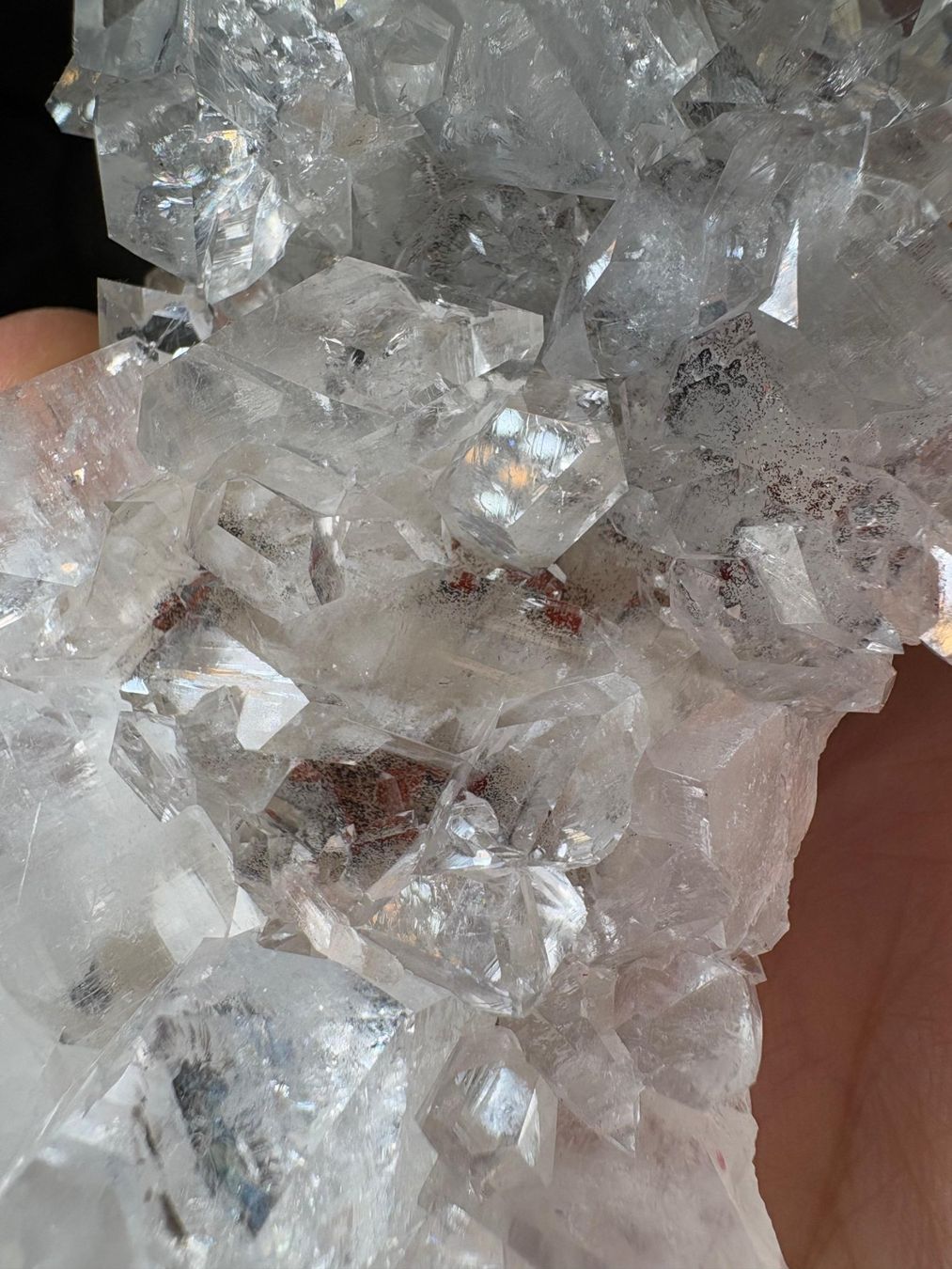 Minerali & Pietre curative: Apophyllit mit Hämatit – Nuovo (secondo la descrizione) da Neuheim venduto da m.hald 2