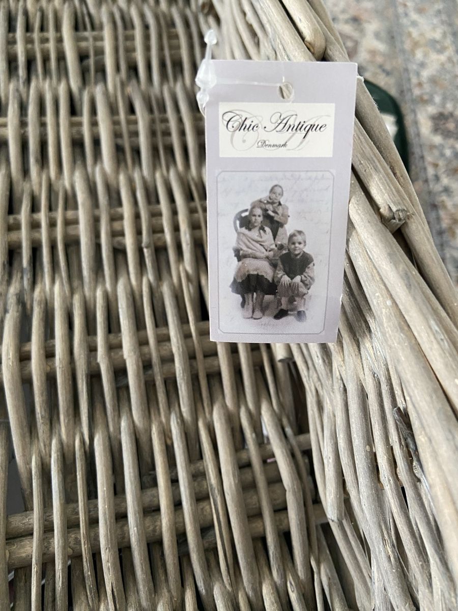 Tavoli: Serviertisch von Chic  Antique Dänemark Rattan grau – Usato da Luzern venduto da waterfront1 2