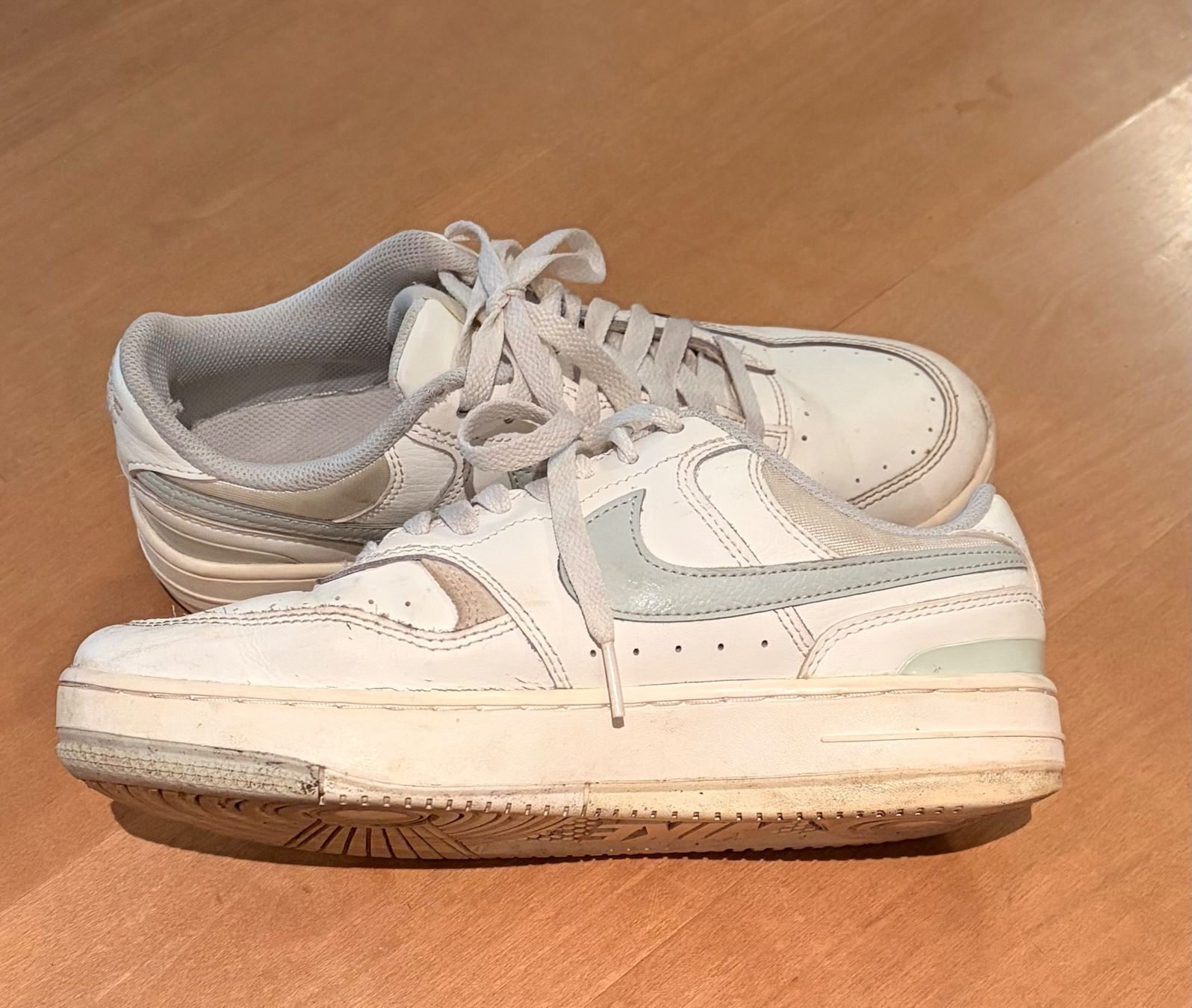 Nike Damenschuhe: Nike Air Force 1 - Grösse 40 – Gebraucht aus Jonen von f_abiiiennee 1