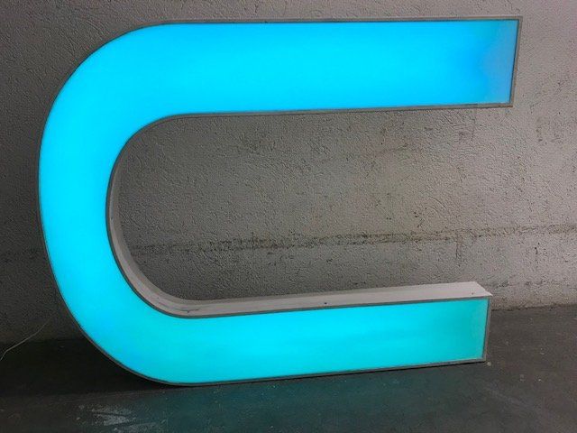 Lampade: grosser Leuchtbuchstabe U – Usato da Zürich venduto da gigimai67 6
