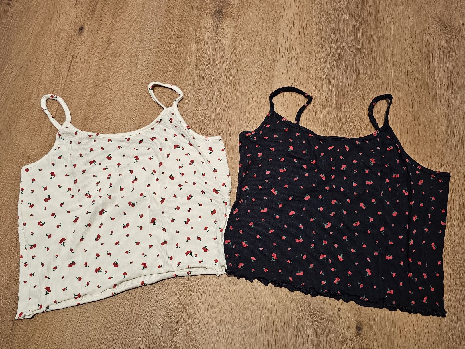 Only Tops: 2 Blumen Tops L von Only – Neuf (Voir description) à Büttikon AG par PAM120319
