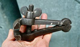 Antiker FEILKOLBEN Schraubzwinge Länge 14.5cm