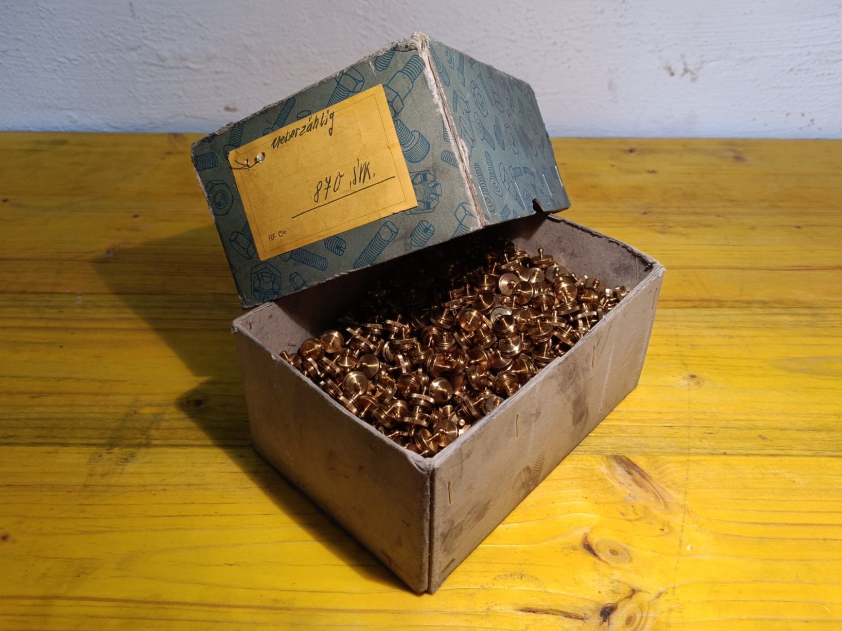 Alle Werkzeuge: Messing-Schrauben – Neu und originalverpackt aus Hombrechtikon von Unser_Hofer