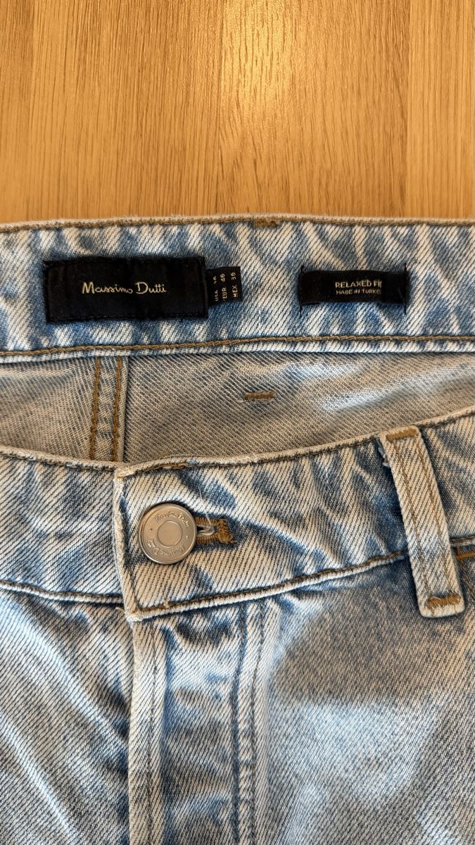 Massimo Dutti Jeans: Massimo Dutti Jeans hellblau Relaxed Fit – Nuovo (secondo la descrizione) da Lengnau AG venduto da Liirim 1