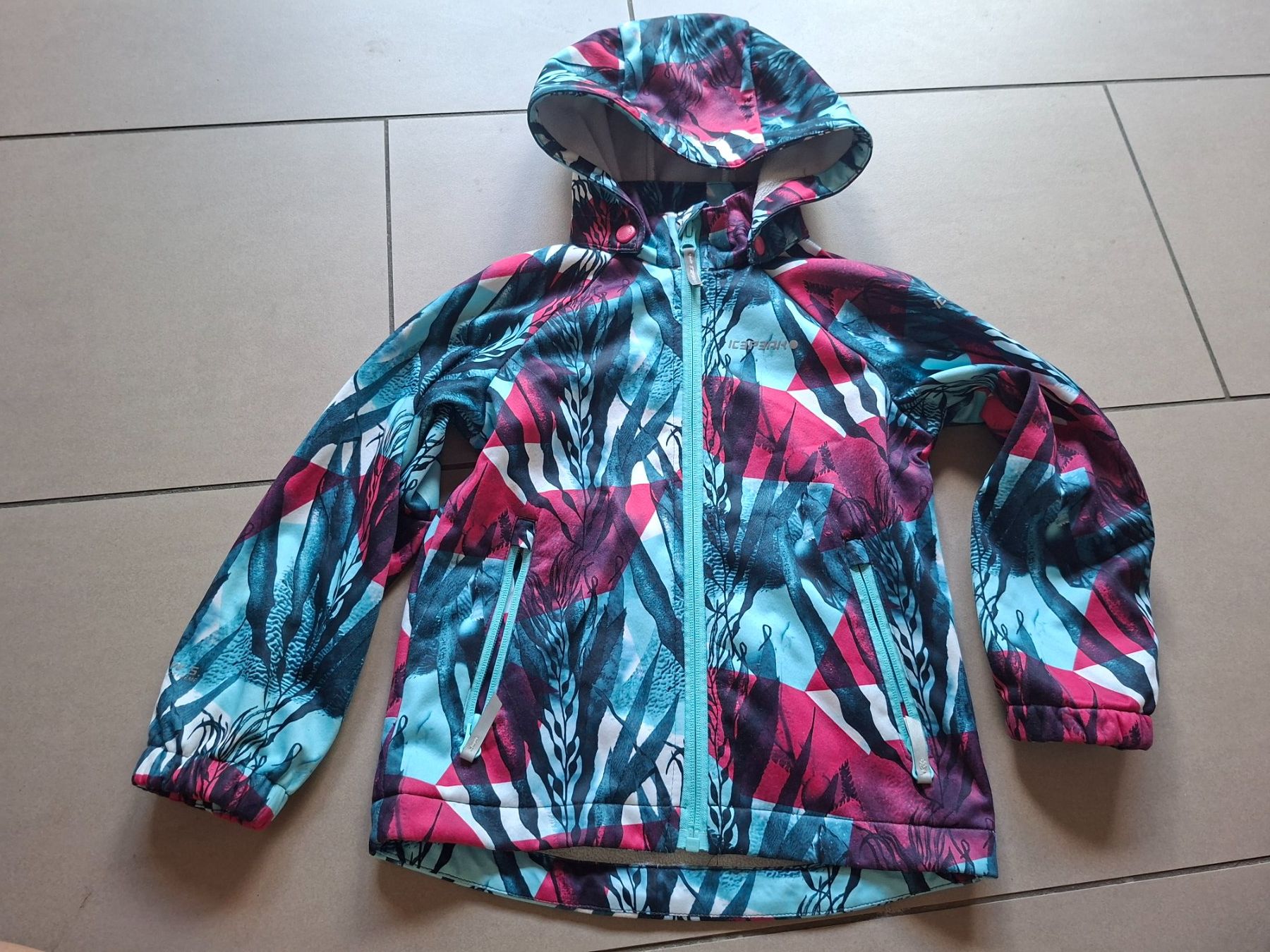 Icepeak Vestes & Manteaux: Kinder Softshelljacke Icepeak bunt Grösse 110 – D'occasion à Erlinsbach par pfunky