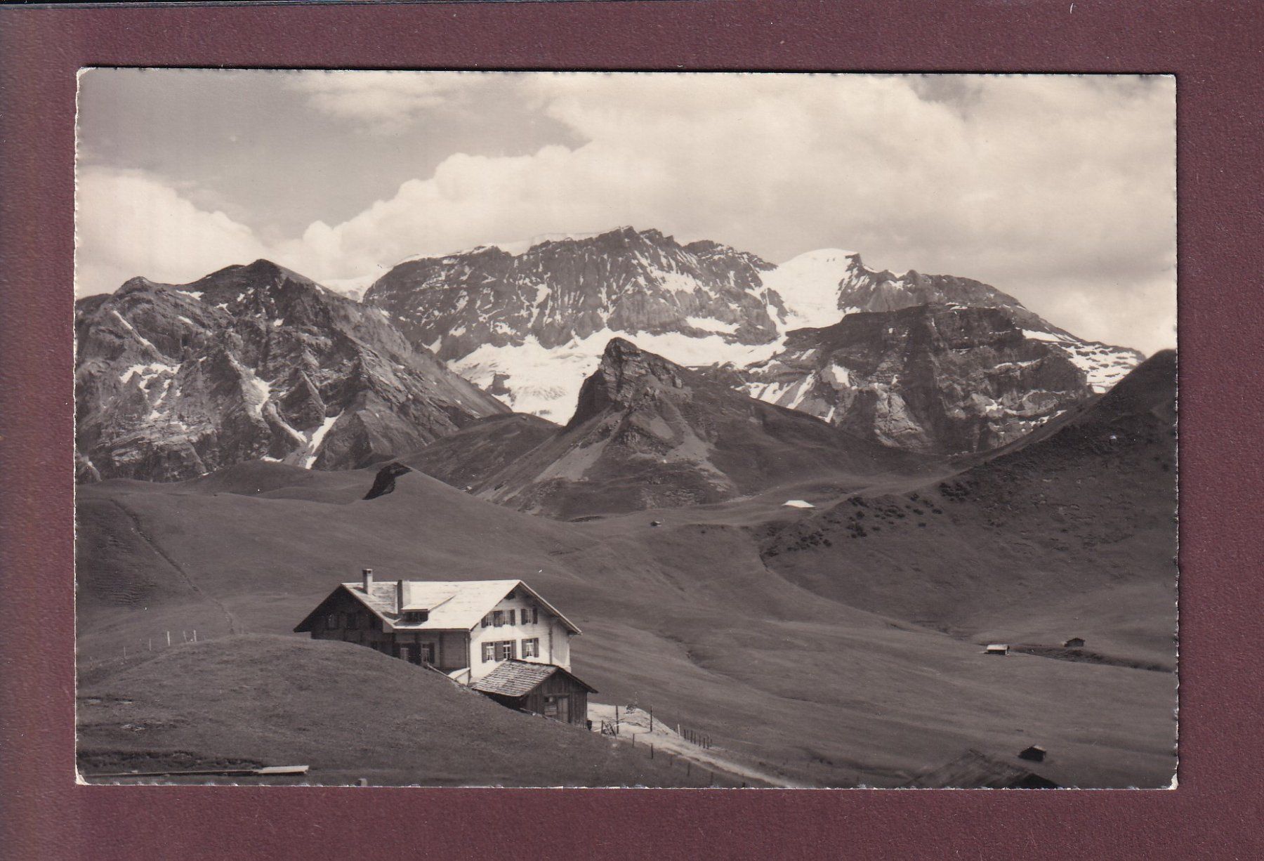 Cartoline postali: Berghotel HAHNENMOOS-PASS - E. Gyger – Usato da Pully venduto da nicecards