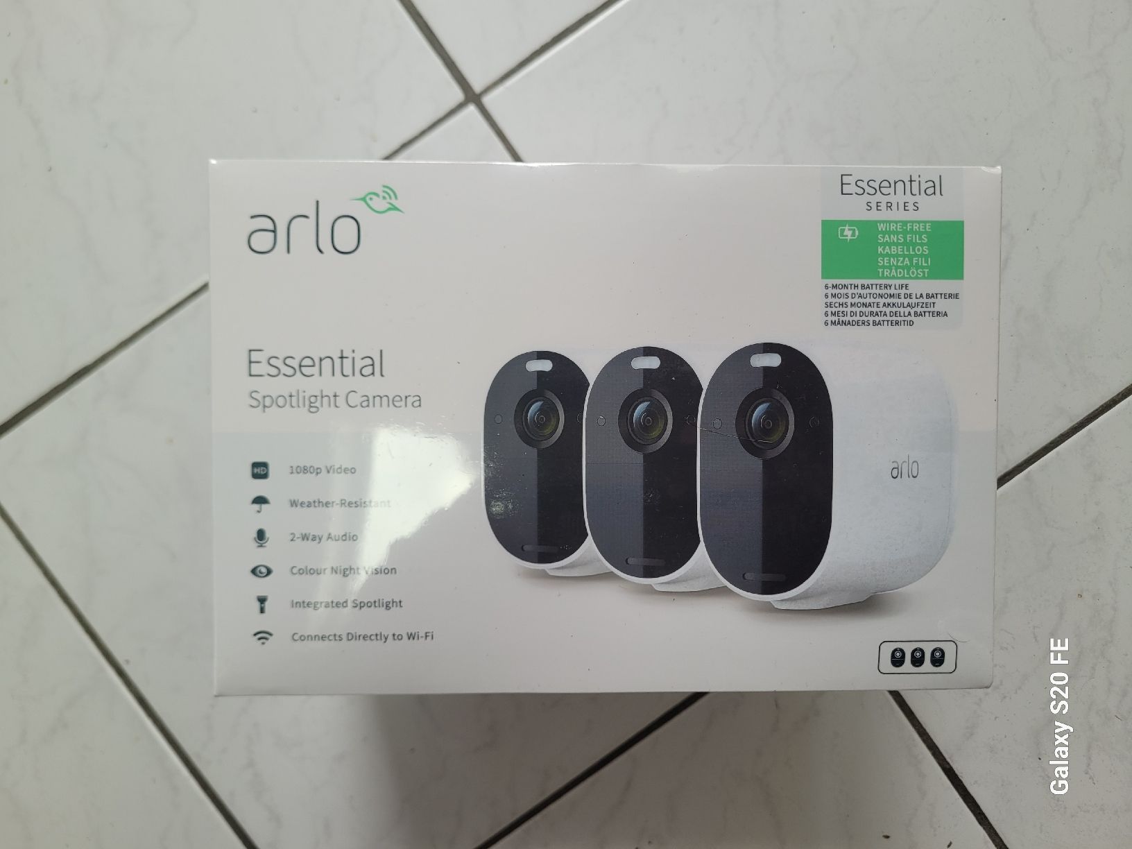 Arlo Caméscopes: Arlo Essential Spotlight Camera 3 Pack Neuf sous blaster – Neuf avec emballage d'origine à Satigny par bil_97vl