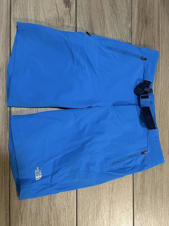 Pantalons: The North Face Shorts Gr. 40 – D'occasion à Willisau par Geissbock11