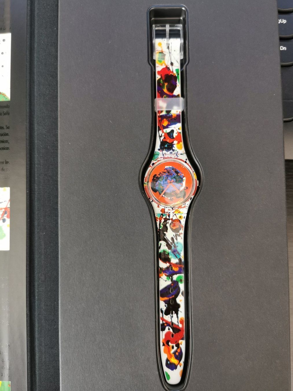 Swatch Uhren: Swatch Gent Artist Special SAM FRANCIS – Neu und originalverpackt aus Cordast von Bluelaser