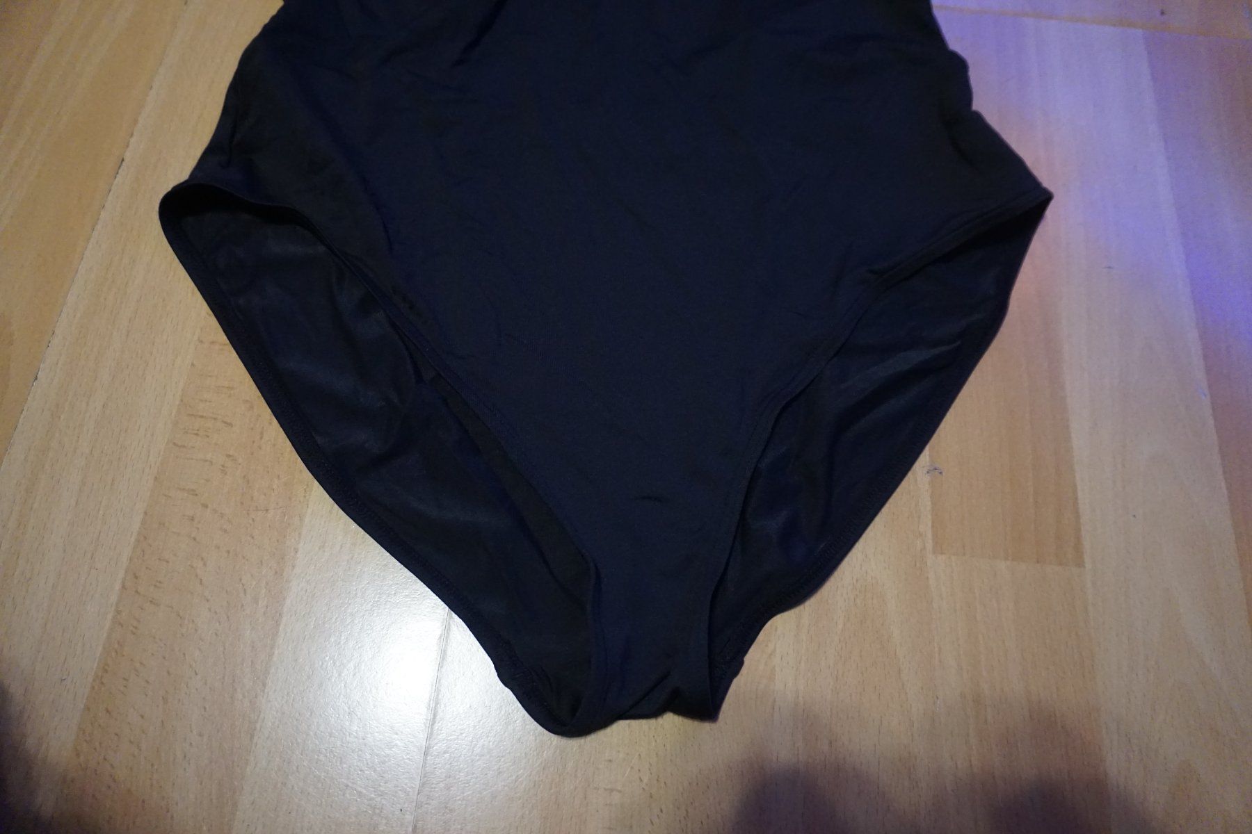 Esprit Costumi da bagno & Bikini: Schwarzer Badeanzug von Esprit, Grösse 44 – Usato da Zürich venduto da einalemjena 1