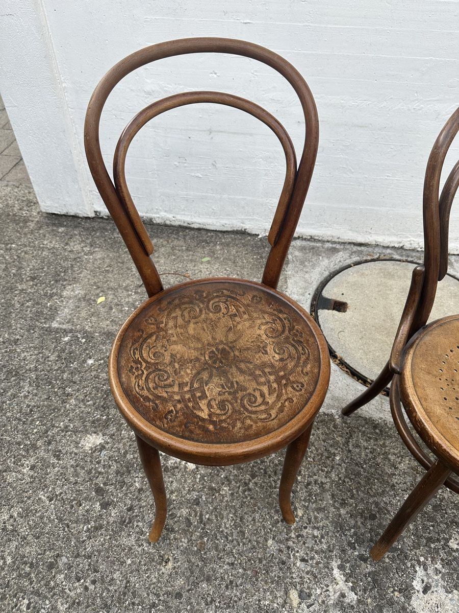 Horgen Glarus Chaises: 3 alte Holzstühle  – D'occasion à Villmergen par Bezdupe 1