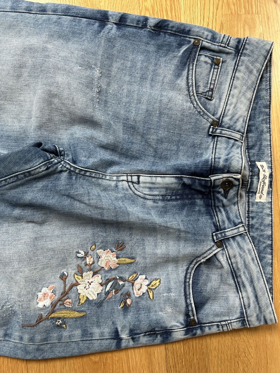 C&A Jeans: Jeans avec broderie – Usato da Daillens venduto da guisepa 2