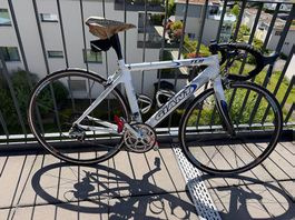 Giant TCR Aero Rennrad (Carbon-Gabel / Shimano 105)
