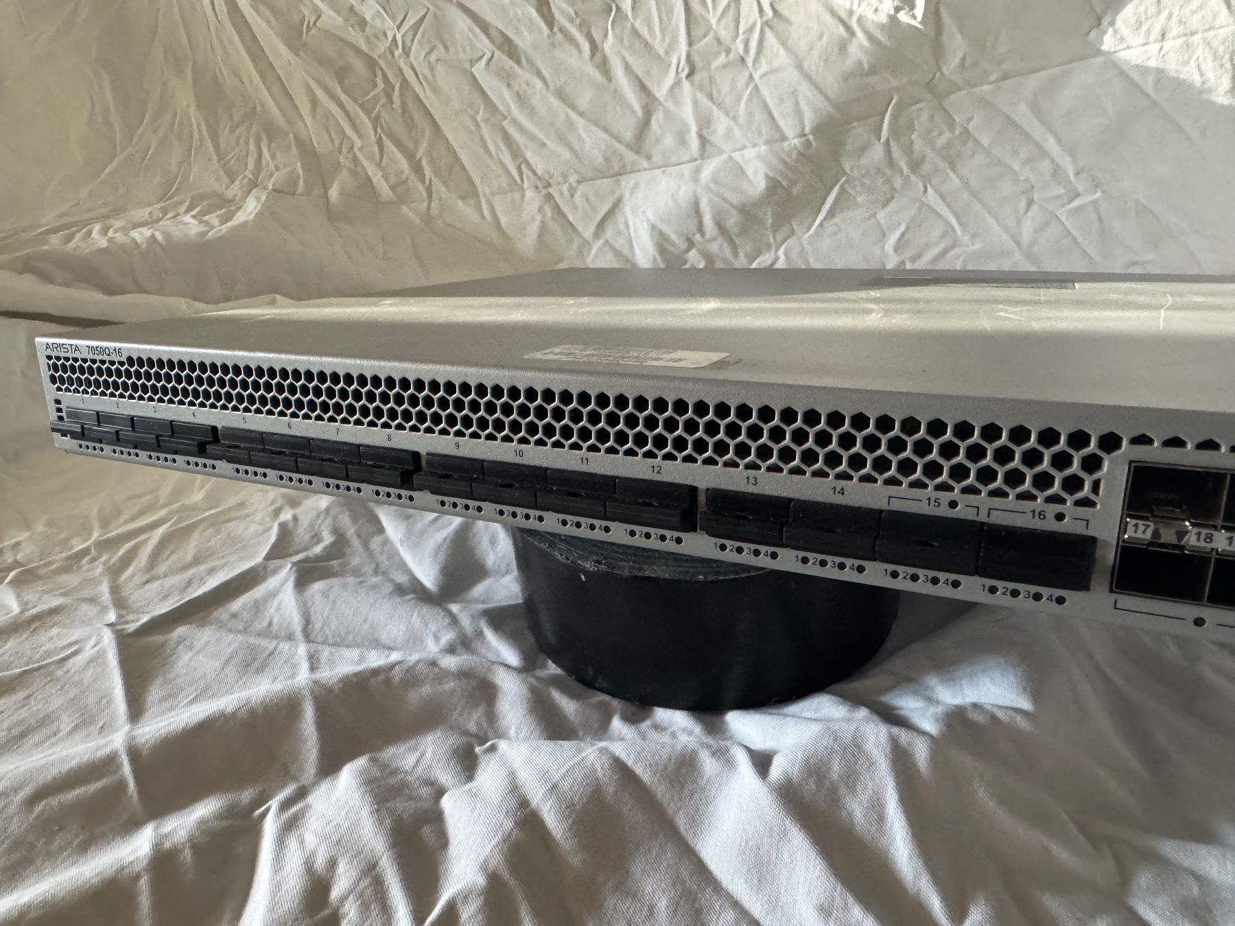 Hubs & Switches: Arista Switch 7050-Q16 – Gebraucht aus Steffisburg von BOT-42 2