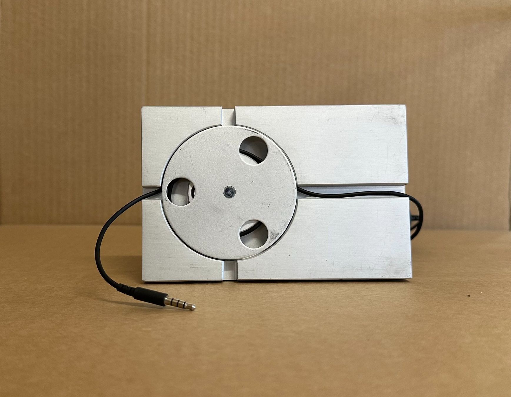 Sonstige Dekorationen & Accessoires: Kopfhörerständer aus Aluminium – Gebraucht aus Dietikon von DQSolutions 5