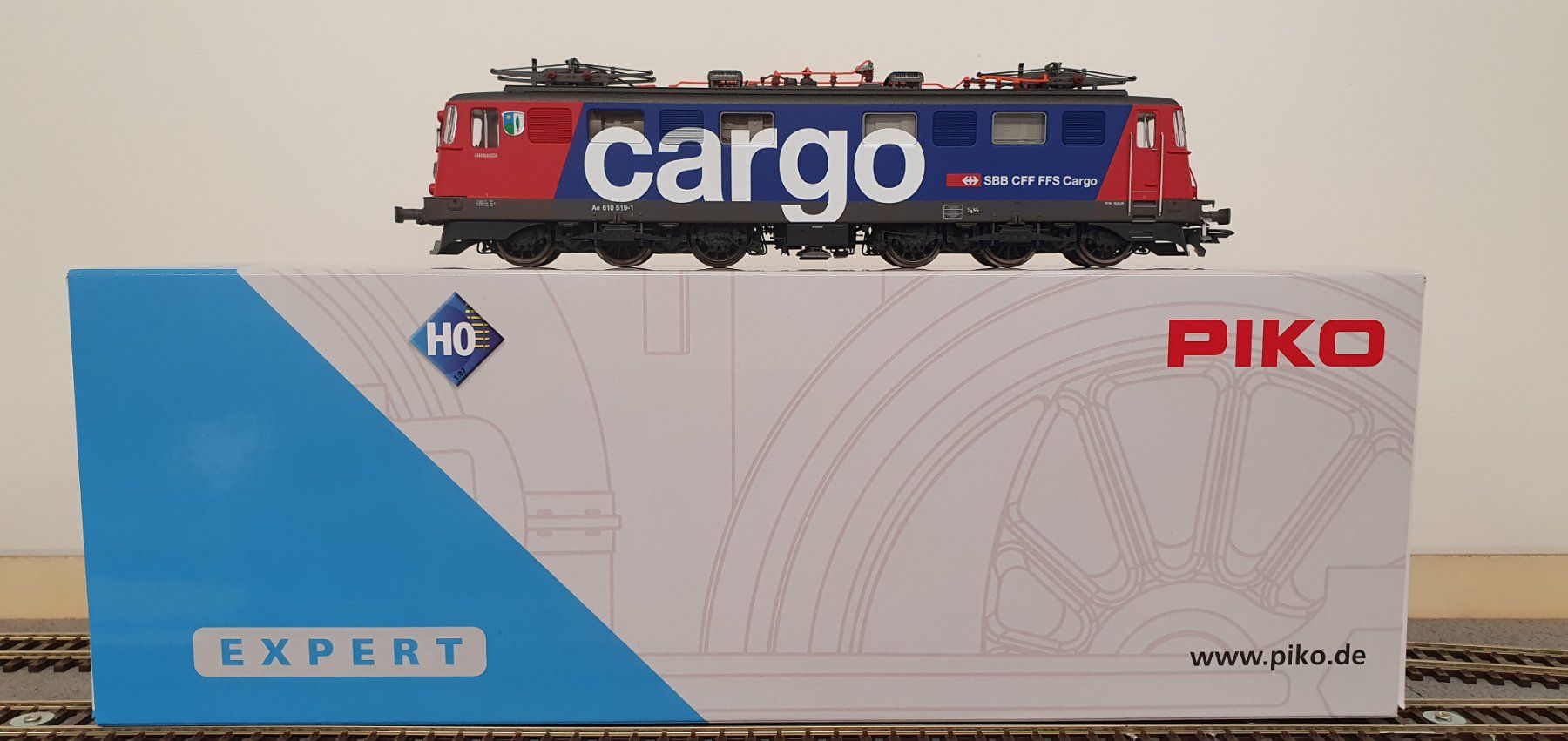 Piko Modellini di ferrovie: PIKO 97217 SBB Ae 6/6 Giubiasco  Cargo, mit Sounddecoder – Nuovo e nell'imballaggio originale da Würenlos venduto da juruth 2